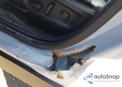 2024 Mitsubishi Outlander Se Black Edition W/Pano Roof z USA, uszkodzony, nr VIN JA4J4VA89RZ066401